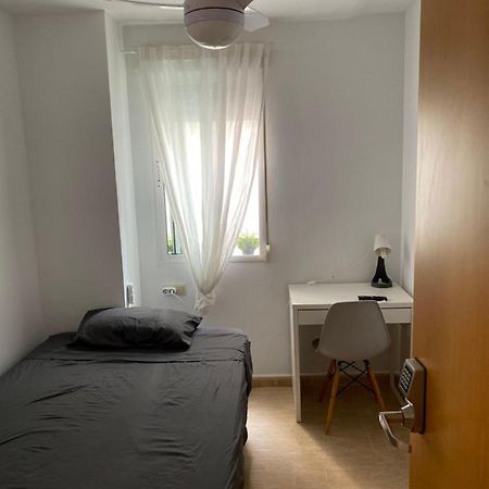 ולנסיה Single Room In My Apartment At The Beach מראה חיצוני תמונה