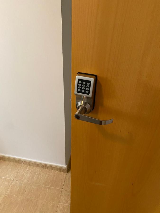 ולנסיה Single Room In My Apartment At The Beach מראה חיצוני תמונה